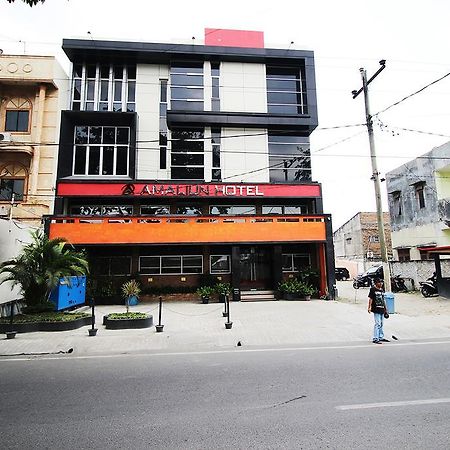 Amaliun Hotel Medan Buitenkant foto
