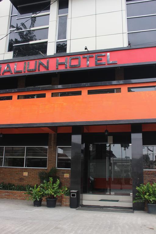 Amaliun Hotel Medan Buitenkant foto